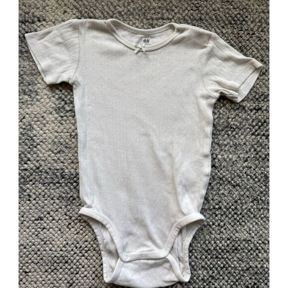 12-18, 18-24 Months Baby Girl Bodysuit Bundle (Colored Organics, H&M) - Picture 3 of 6